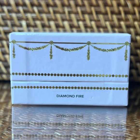 Too Faced Diamond Fire Highlighter - Picture 3 of 4